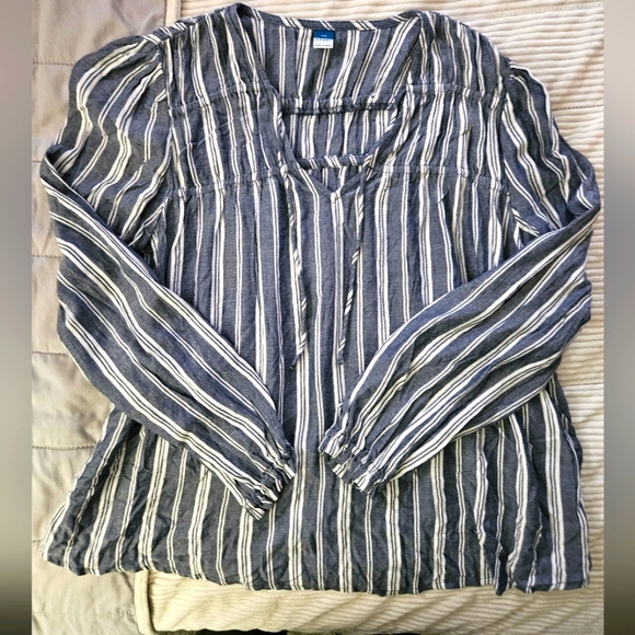 Old Navy Striped Blue and White Women's Top. Size XS - Picture 1 of 7